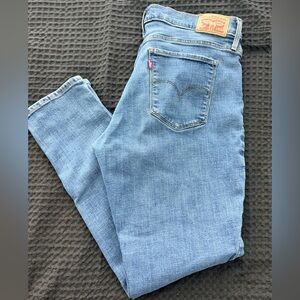 SOLD Levi's 311 Women's Shaping Skinny Jeans with Stretch- Size 31
